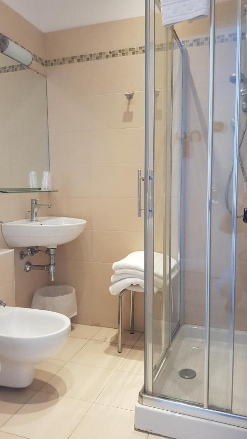 Hotel Enrico Аласио Екстериор снимка