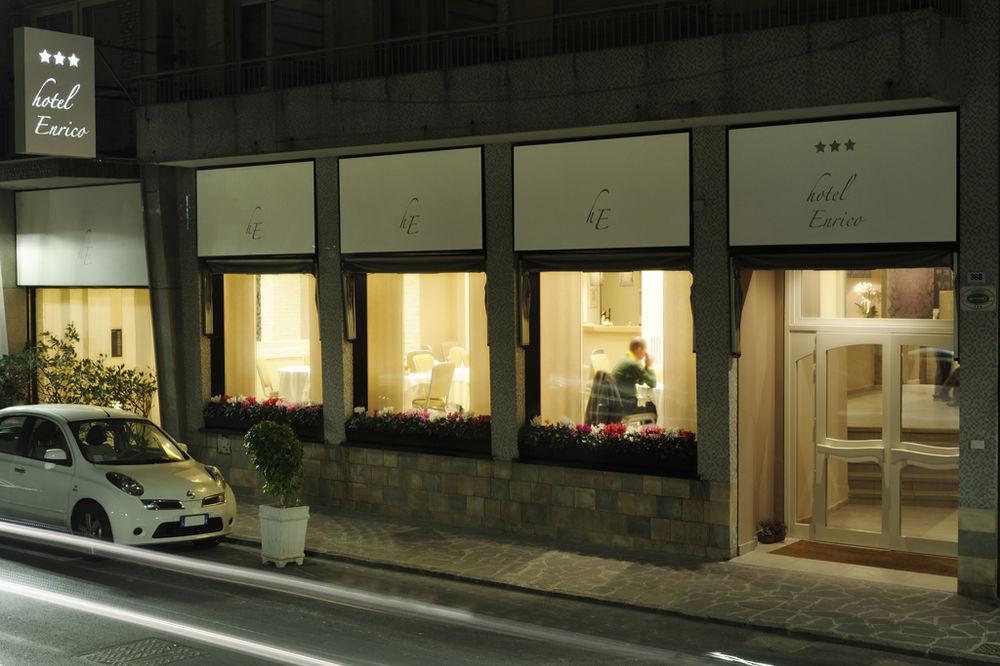 Hotel Enrico Аласио Екстериор снимка